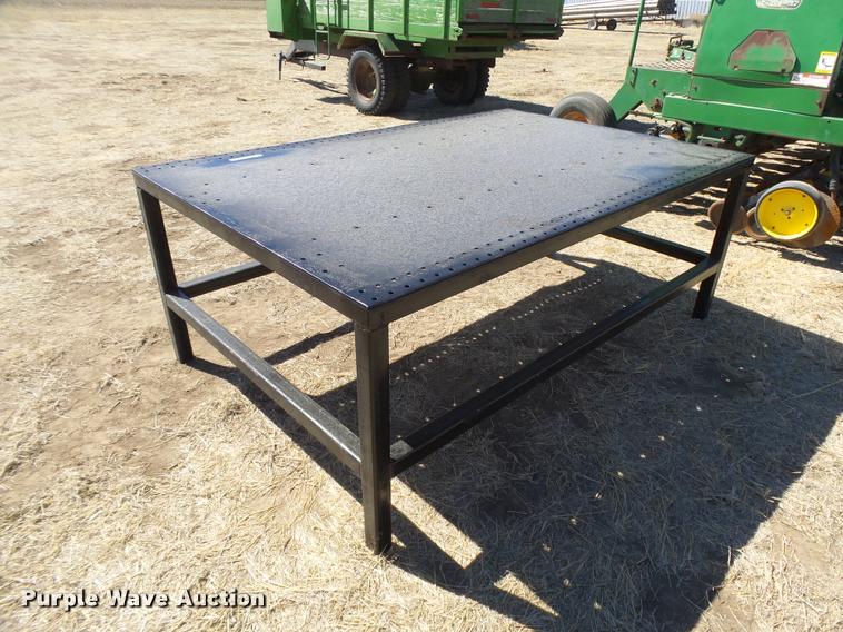 image for item DI9694 Steel shop table