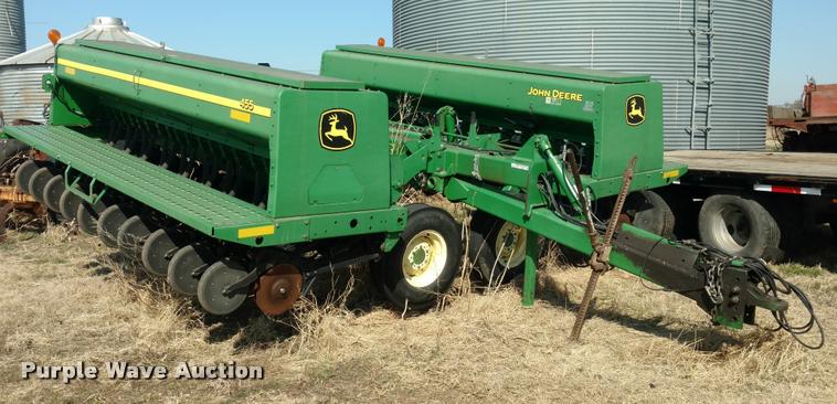 image for item DI9764 2002 John Deere 455 grain drill