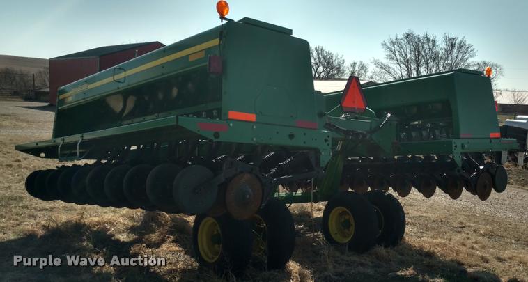 image for item DI9764 2002 John Deere 455 grain drill