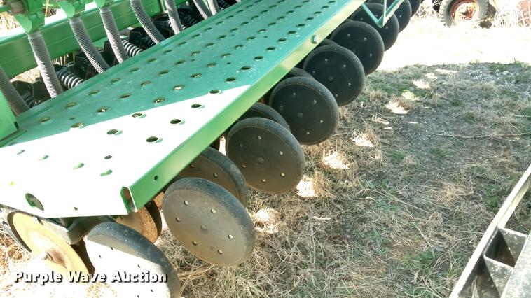 image for item DI9764 2002 John Deere 455 grain drill