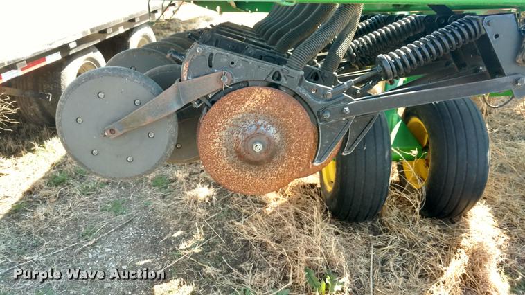image for item DI9764 2002 John Deere 455 grain drill