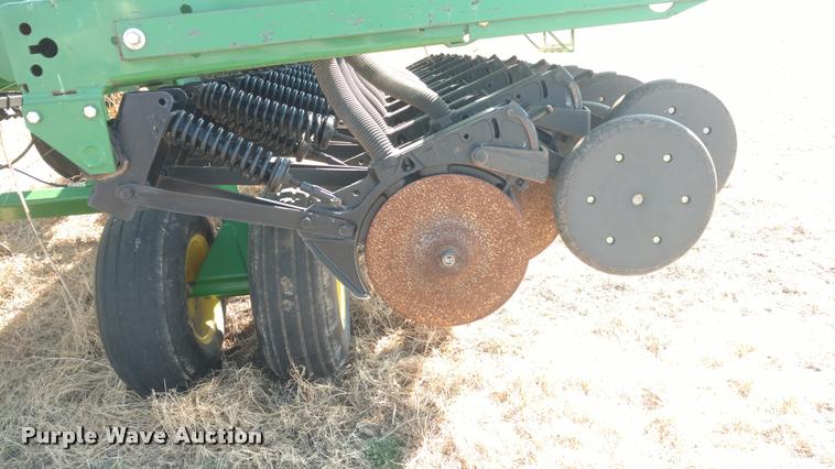image for item DI9764 2002 John Deere 455 grain drill