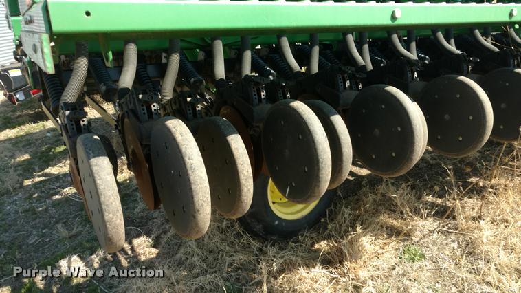 image for item DI9764 2002 John Deere 455 grain drill