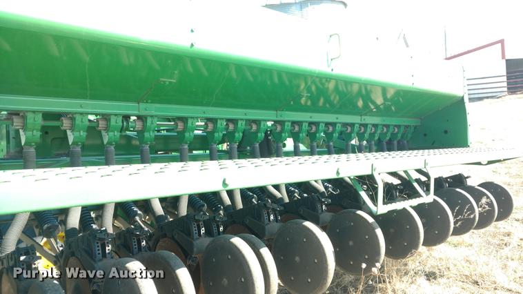 image for item DI9764 2002 John Deere 455 grain drill