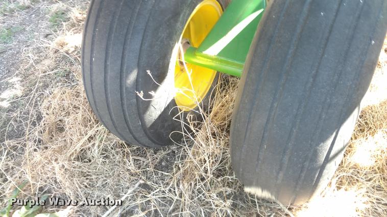 image for item DI9764 2002 John Deere 455 grain drill