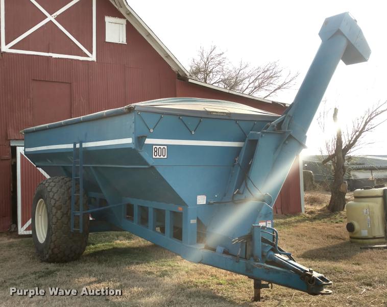 image for item DI9792 Kinze 800 grain cart