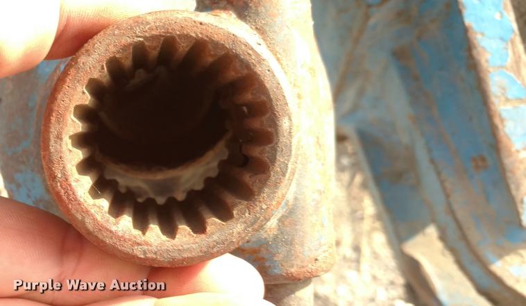 image for item DI9792 Kinze 800 grain cart