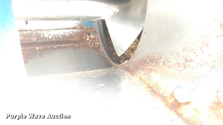 image for item DI9792 Kinze 800 grain cart