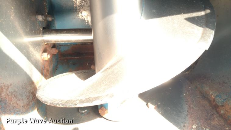 image for item DI9792 Kinze 800 grain cart