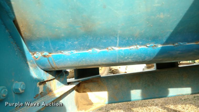 image for item DI9792 Kinze 800 grain cart