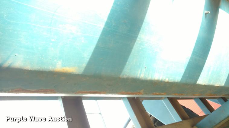 image for item DI9792 Kinze 800 grain cart