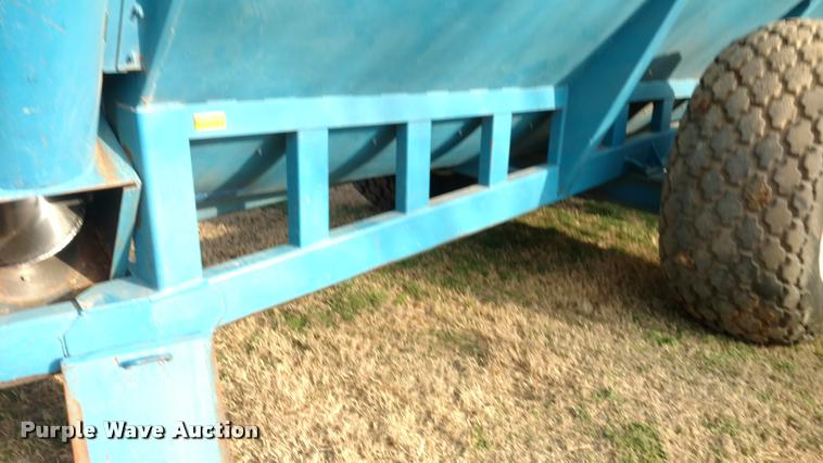 image for item DI9792 Kinze 800 grain cart