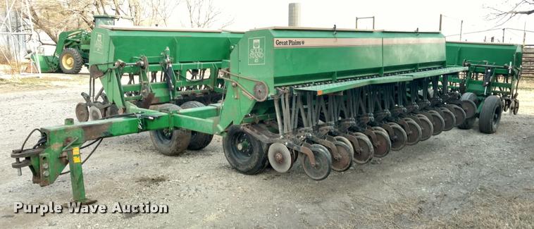 image for item DI9793 1991 Great Plains Solid Stand 45 grain drill