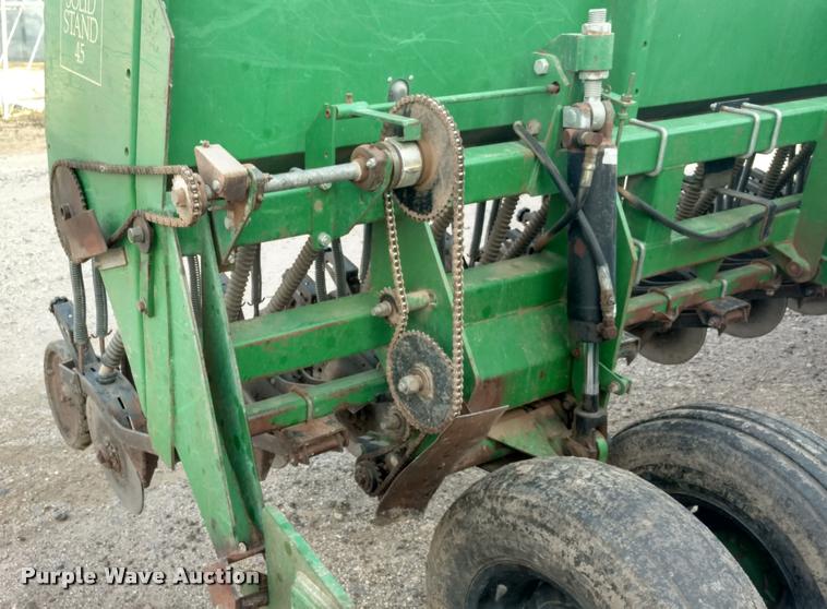 image for item DI9793 1991 Great Plains Solid Stand 45 grain drill