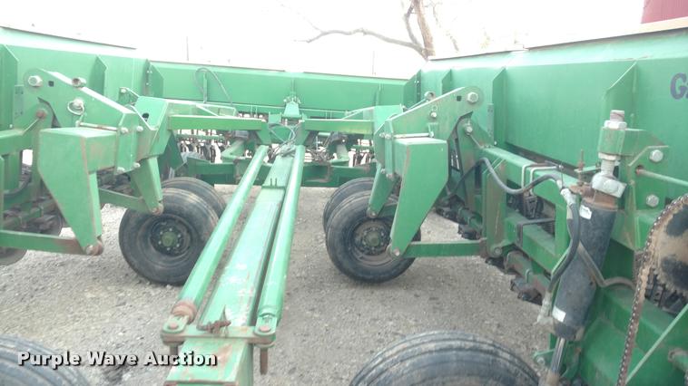 image for item DI9793 1991 Great Plains Solid Stand 45 grain drill