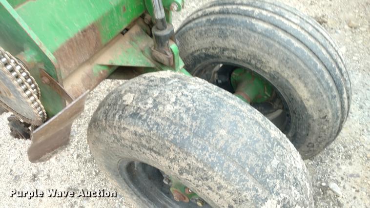 image for item DI9793 1991 Great Plains Solid Stand 45 grain drill