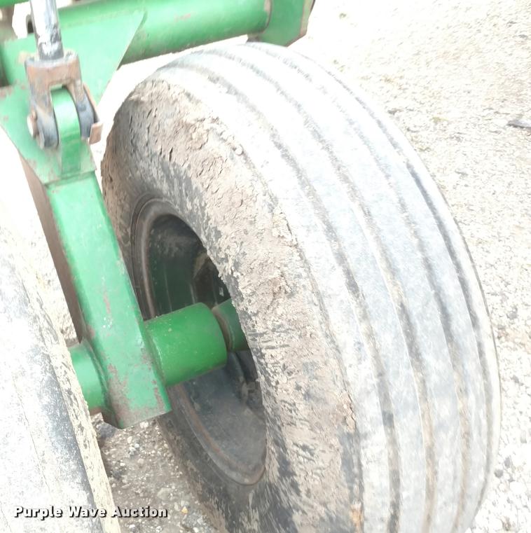 image for item DI9793 1991 Great Plains Solid Stand 45 grain drill