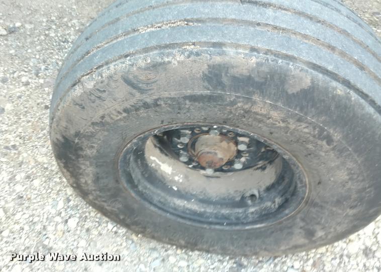 image for item DI9793 1991 Great Plains Solid Stand 45 grain drill