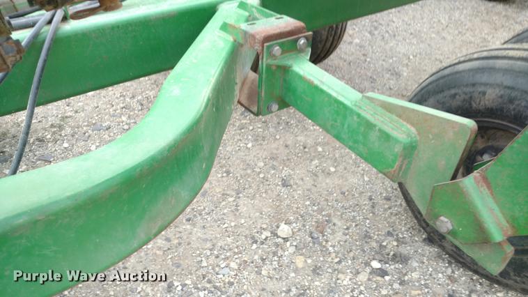 image for item DI9793 1991 Great Plains Solid Stand 45 grain drill