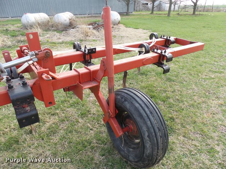 image for item DJ9750 In-line ripper with anhydrous applicator