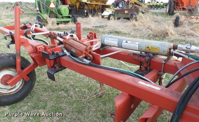 image for item DJ9750 In-line ripper with anhydrous applicator