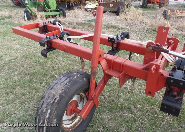 image for item DJ9750 In-line ripper with anhydrous applicator