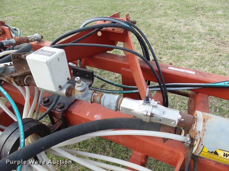 image for item DJ9750 In-line ripper with anhydrous applicator