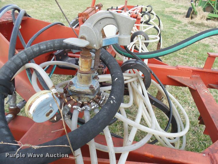 image for item DJ9750 In-line ripper with anhydrous applicator