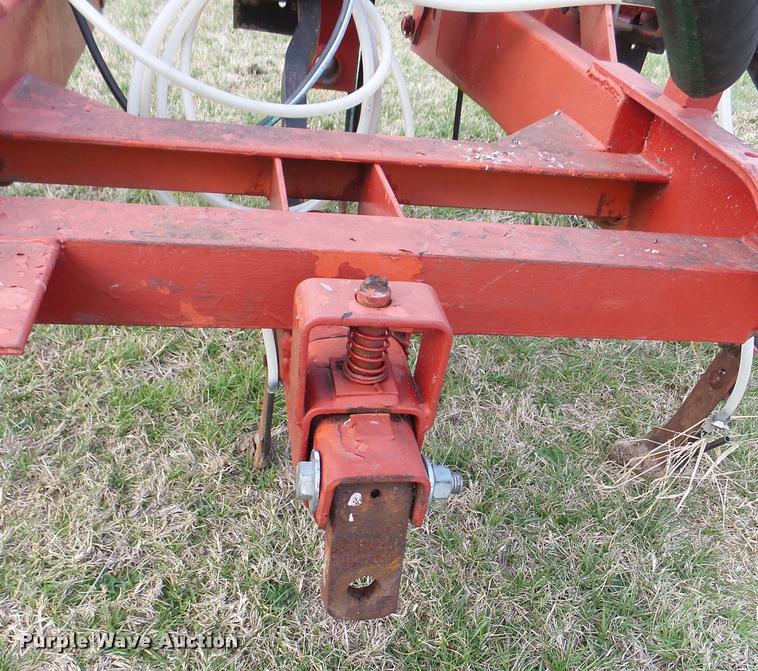 image for item DJ9750 In-line ripper with anhydrous applicator