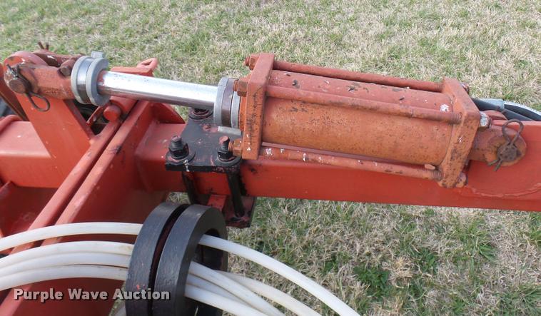 image for item DJ9750 In-line ripper with anhydrous applicator