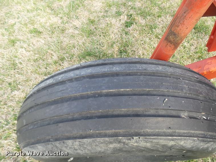 image for item DJ9750 In-line ripper with anhydrous applicator