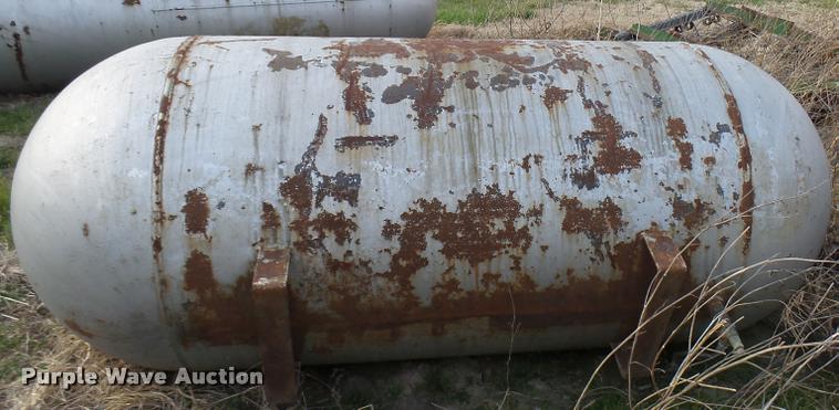 image for item DJ9752 Propane tank