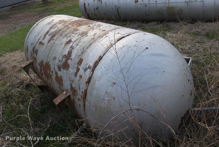 image for item DJ9752 Propane tank