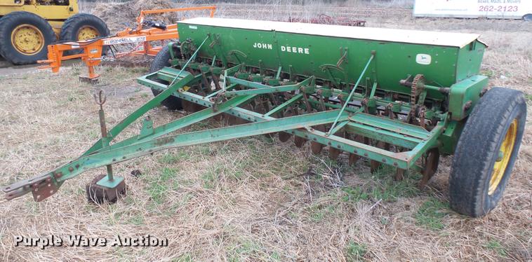 image for item DM9152 John Deere FB-B grain drill