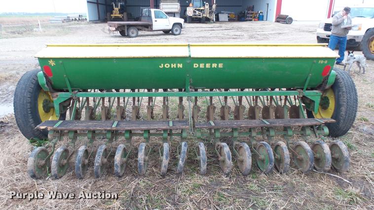 image for item DM9152 John Deere FB-B grain drill