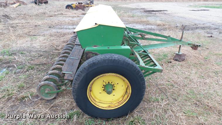 image for item DM9152 John Deere FB-B grain drill
