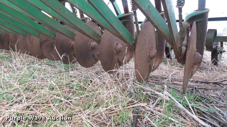 image for item DM9152 John Deere FB-B grain drill