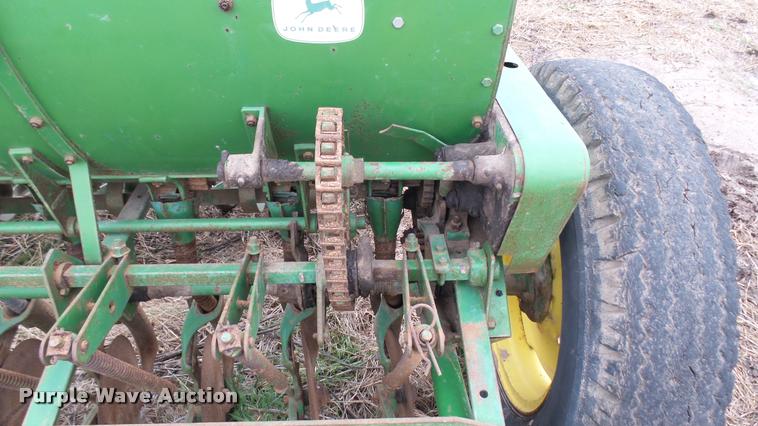 image for item DM9152 John Deere FB-B grain drill