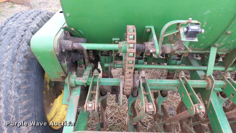 image for item DM9152 John Deere FB-B grain drill