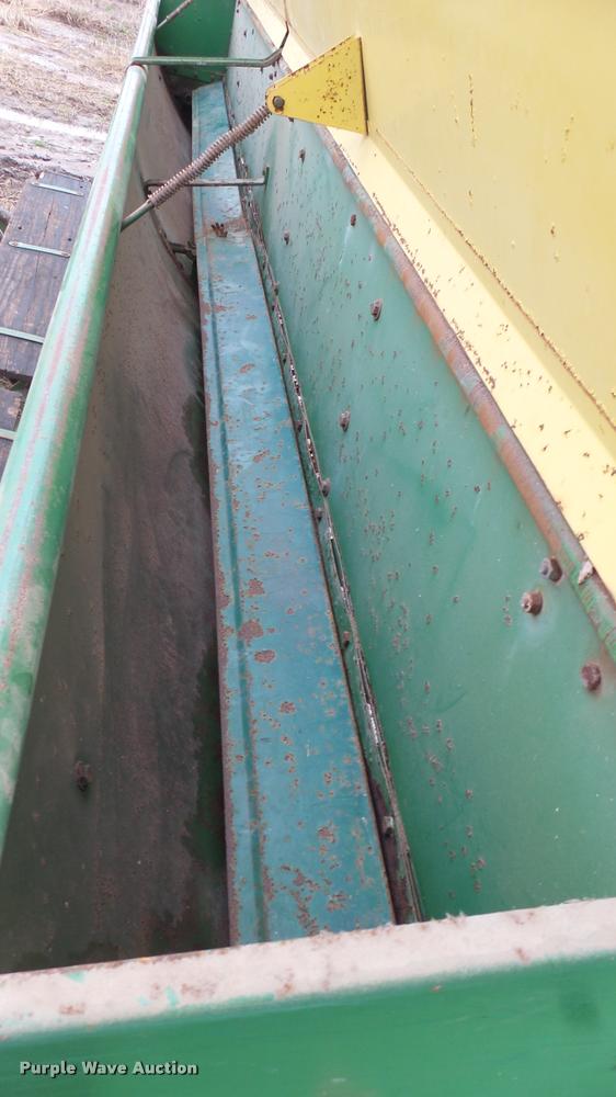 image for item DM9152 John Deere FB-B grain drill