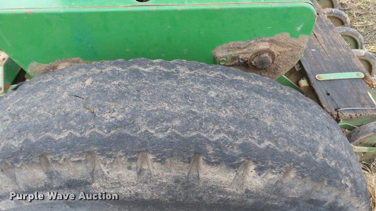 image for item DM9152 John Deere FB-B grain drill