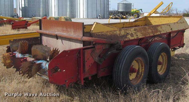 image for item DT9525 New Holland 680 manure spreader
