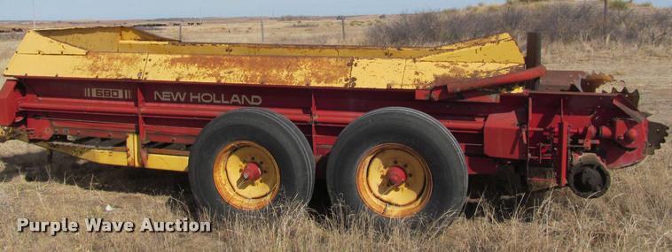 image for item DT9525 New Holland 680 manure spreader