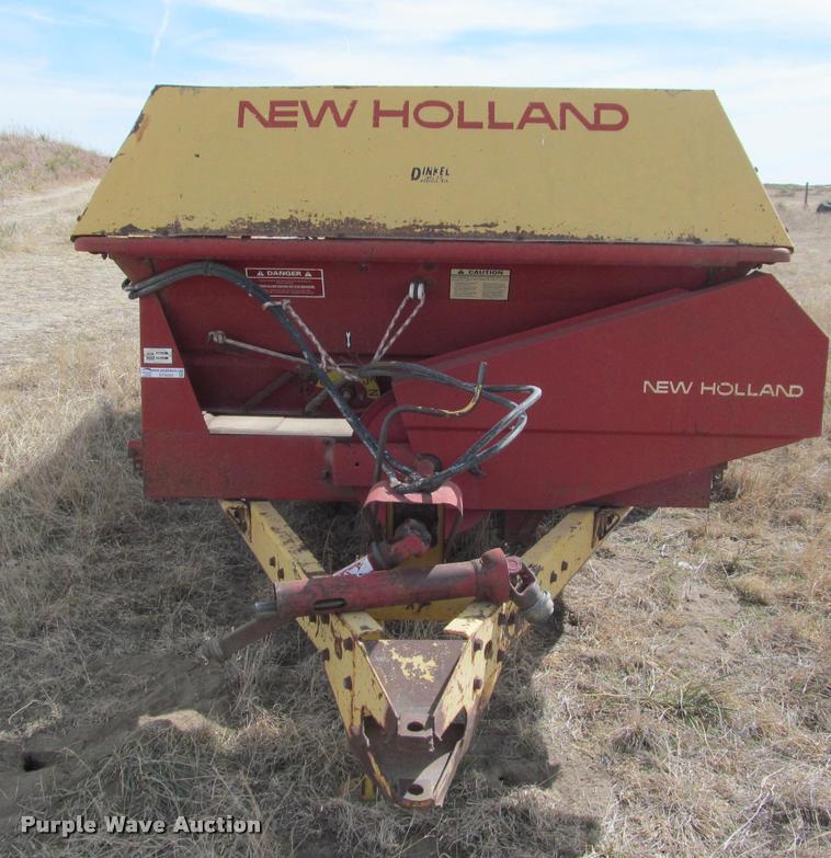 image for item DT9525 New Holland 680 manure spreader
