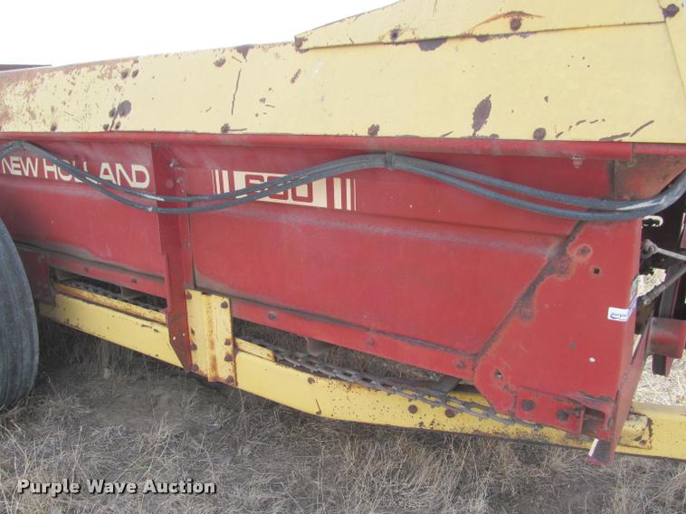 image for item DT9525 New Holland 680 manure spreader
