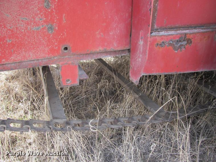 image for item DT9525 New Holland 680 manure spreader