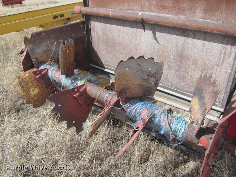 image for item DT9525 New Holland 680 manure spreader