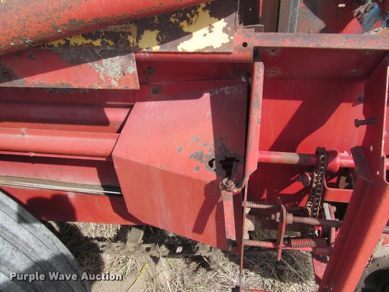 image for item DT9525 New Holland 680 manure spreader