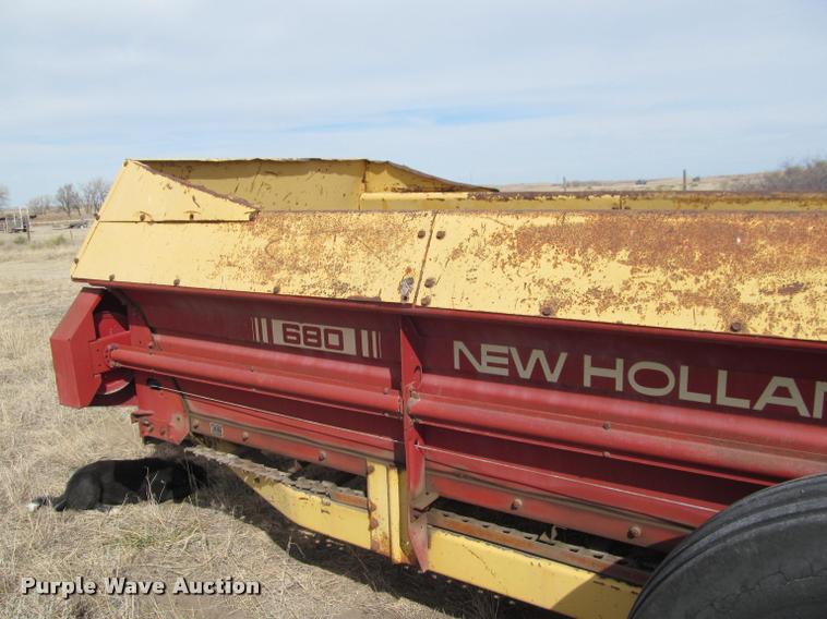 image for item DT9525 New Holland 680 manure spreader