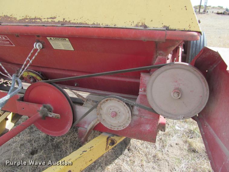 image for item DT9525 New Holland 680 manure spreader